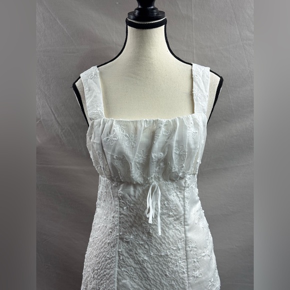 Boho Floral  Mini Dress - Square Neck Fit & Flare White - Picture 10 of 11